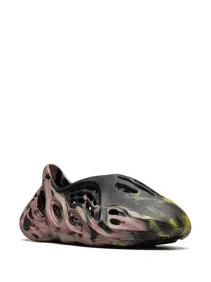 .ua .ADIDA.S yeezy foam runner mx carbon ua