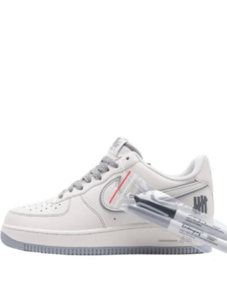 Undefeated x Nikee Air Force 1 07 Low Cream Light Grey