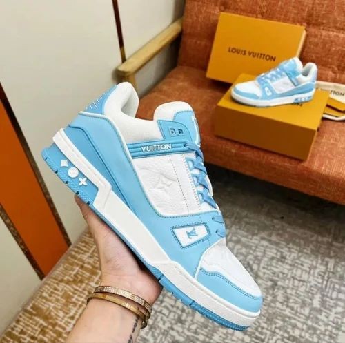 trainer sky blue