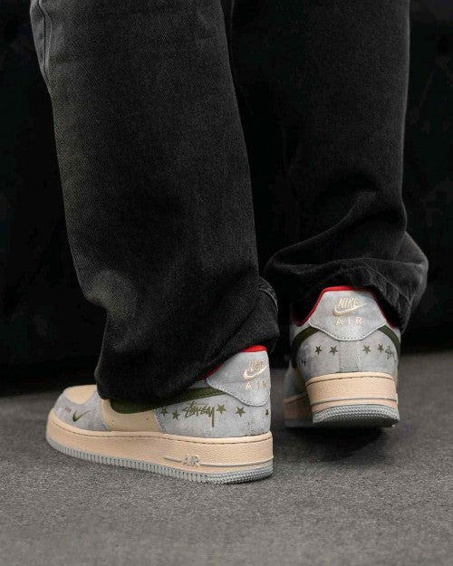 Nikee AirForce 1 X Stussy Grey Red