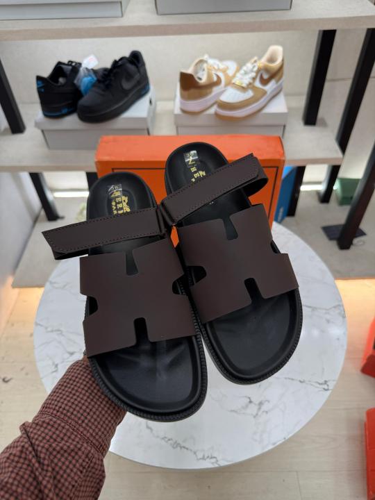 HERME_S premium flip flop brown