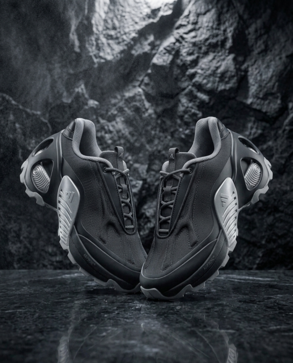 ADIDAAS WONDER RUNNER BLACK SILVER