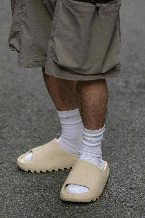 ADDIDAS YEZZY SLIDES