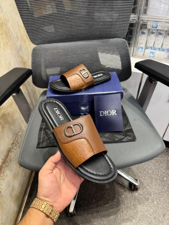DIO.R MONOGRAM PREMIUM TAN CHAPPAL 053