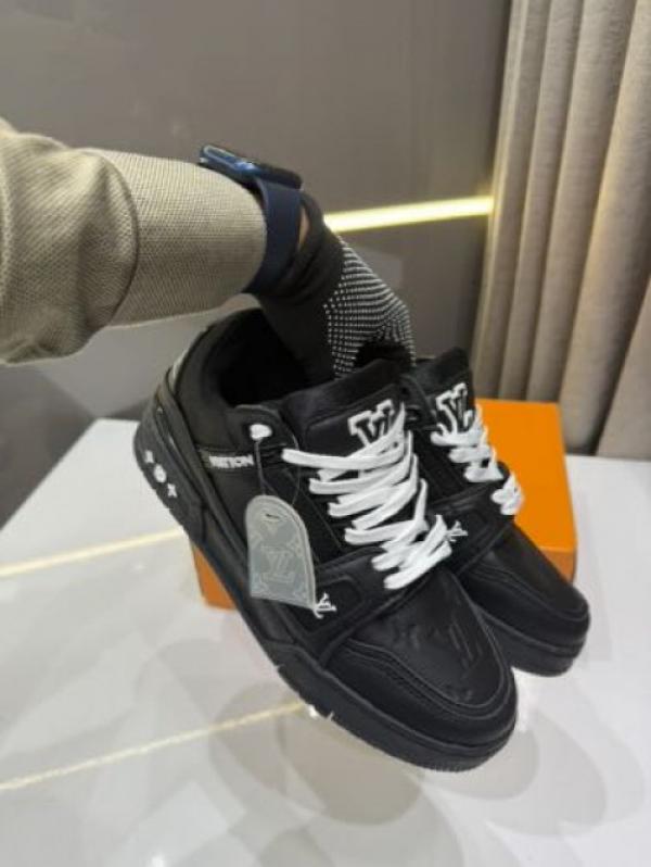 LOUI_s Vuittton Trainer Full Black Fix