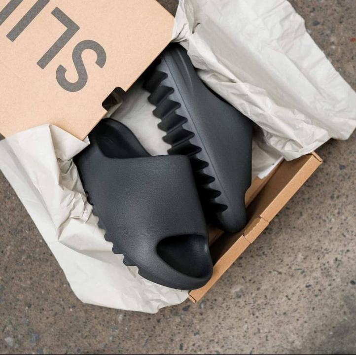 Adidaas Yeezy Slide Black UA Quality With Tag Butter Papar Og Box.