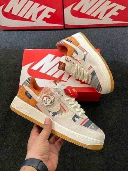 Nikee Airforce 1 Low Outside