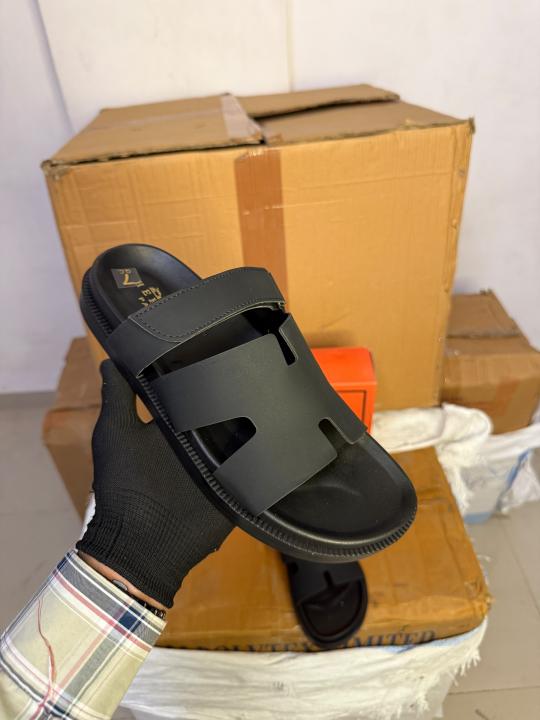 HERME_S premium flip flop black