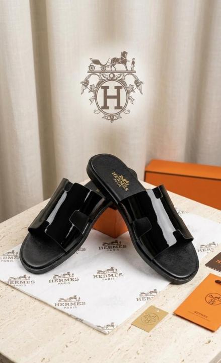 HERME.S IZMIR GLOSSY BLACK ITALIAN SLIDE 24