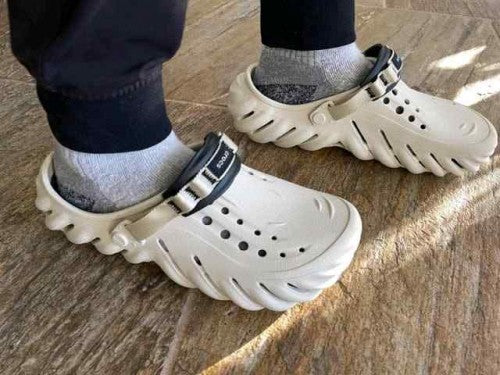 CROCCS ECHO BEIGE BLACK