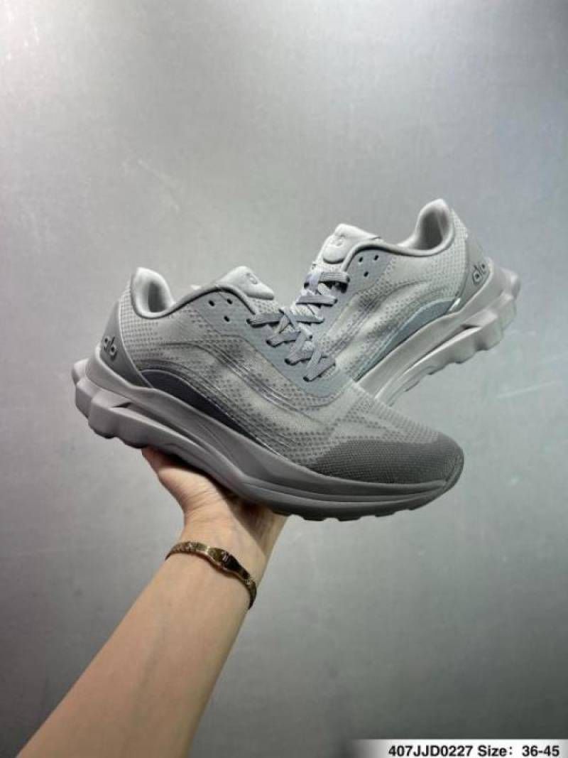 ALO YOGA RUNNER GREY
