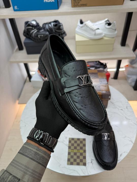 Loui s Vuttion premium quality Loafers full black