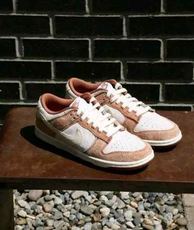 nikkEe sb dunk low medium curry