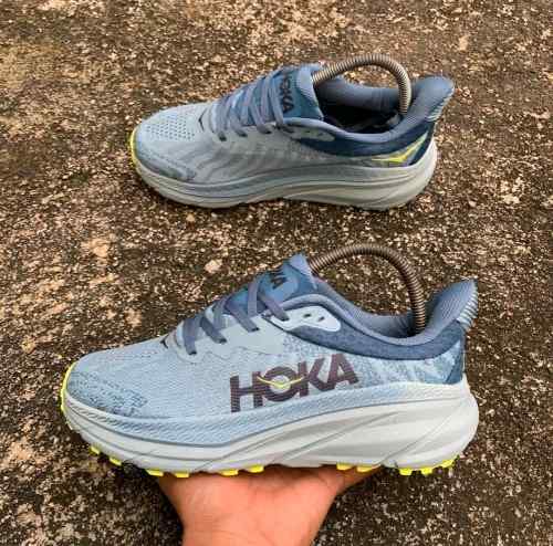 Hoka CHALLENGER ATR7