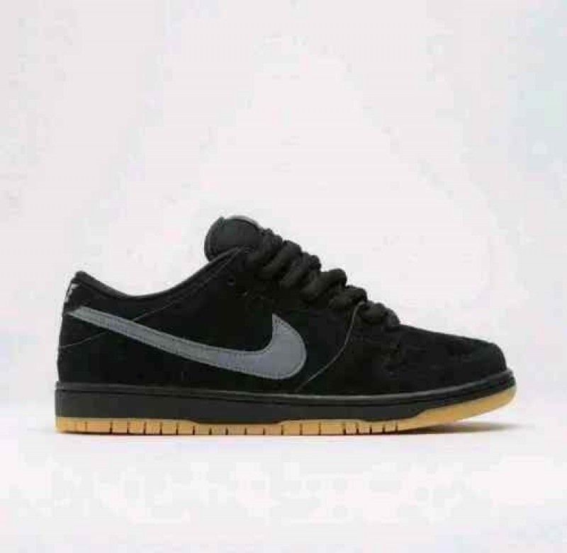 nikkee SB Dunk Low Fog Black Gum
