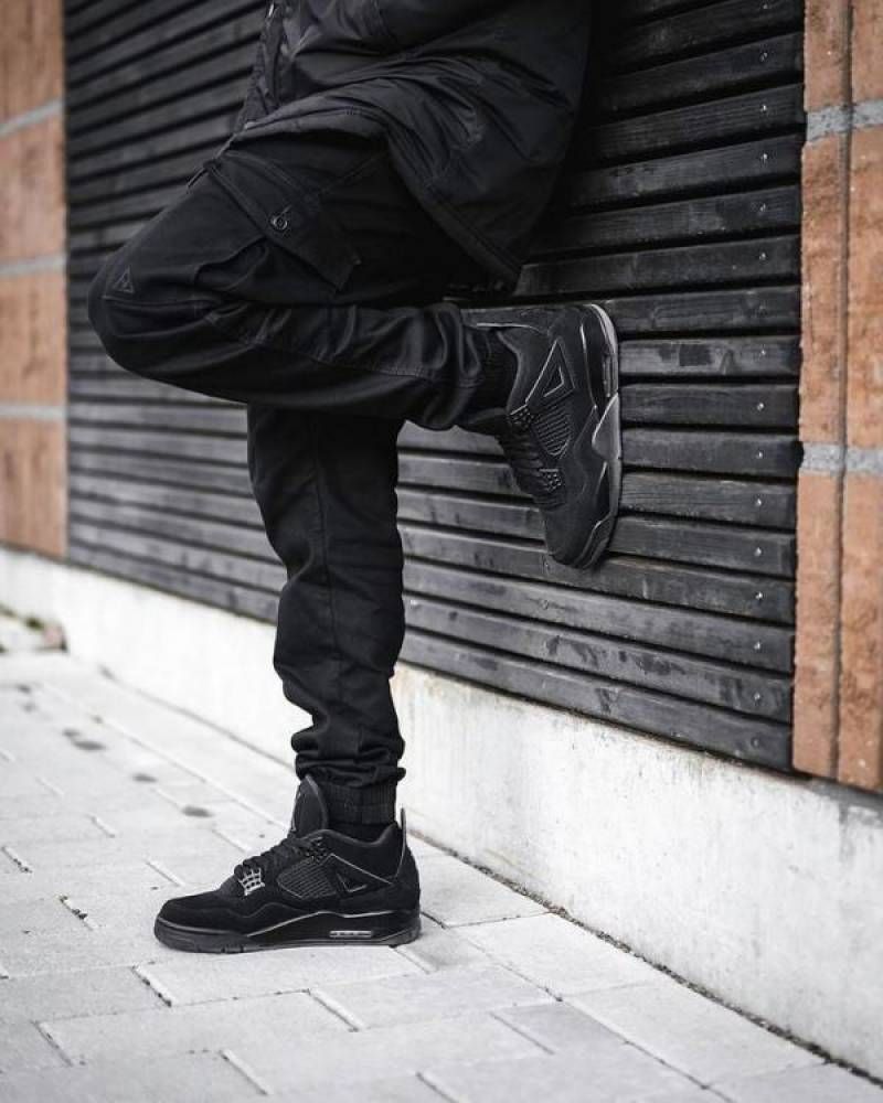AIR JORDAN RETRO 4 BLACK CAT SEMI UA