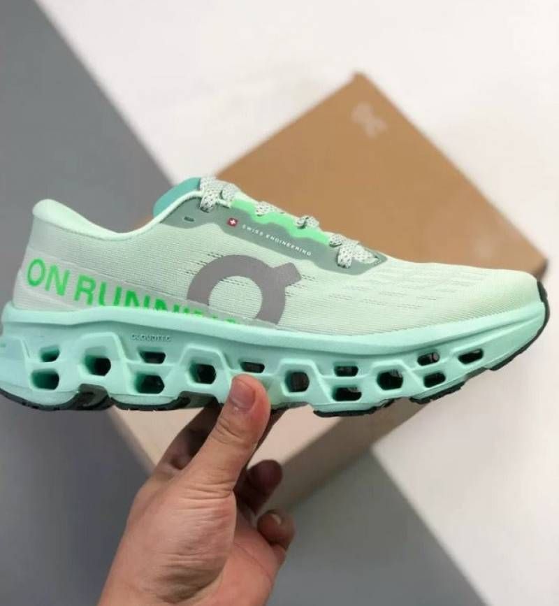 On cloud monster 3 Neon