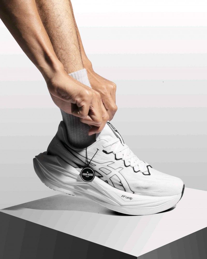 Asiccss Superblast 3 White