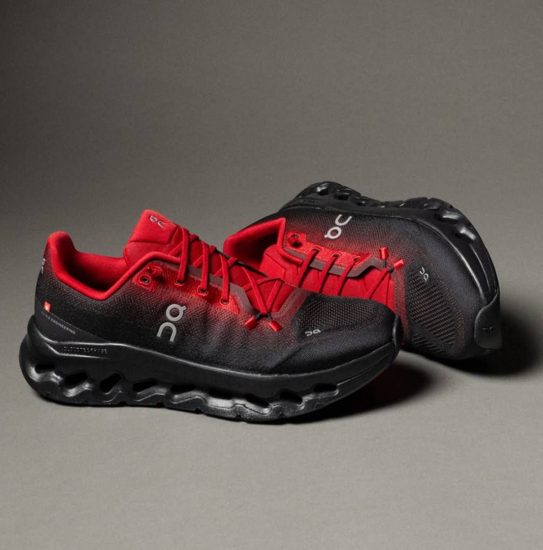 On CloudTilt Running Thundra Black red