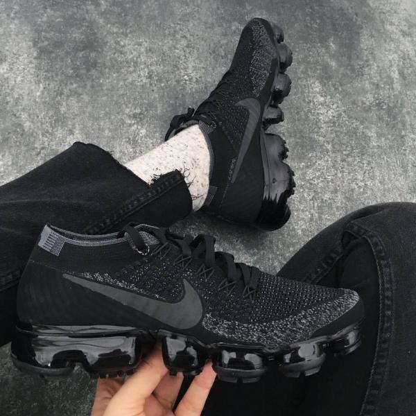 Nik.e Air VaporMax Flyknit Black