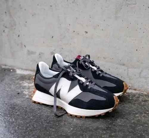 Neww Balance 327 Black White