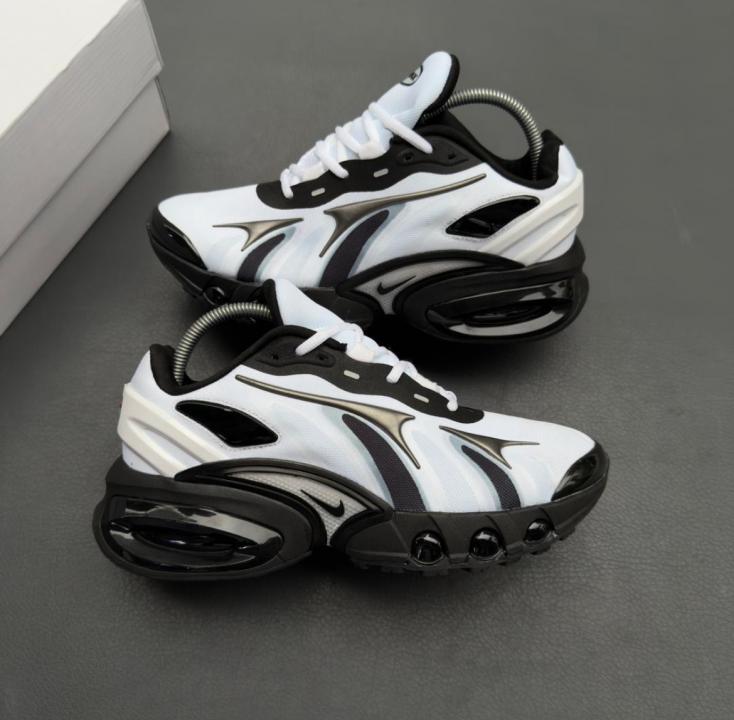 Nik.e Air Max DN 3