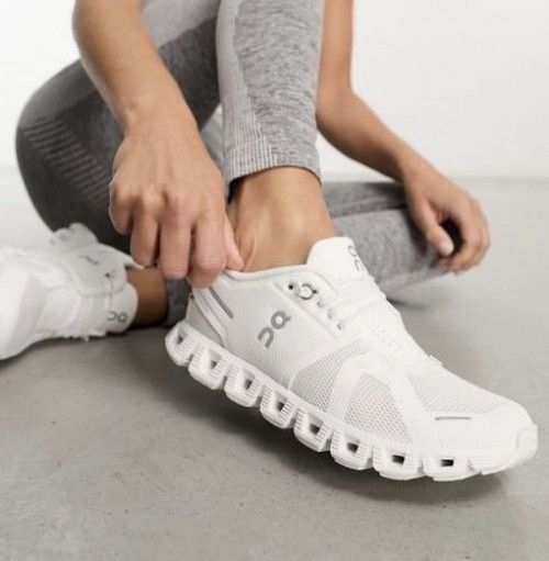 On Running Cloud 6 White waterproof