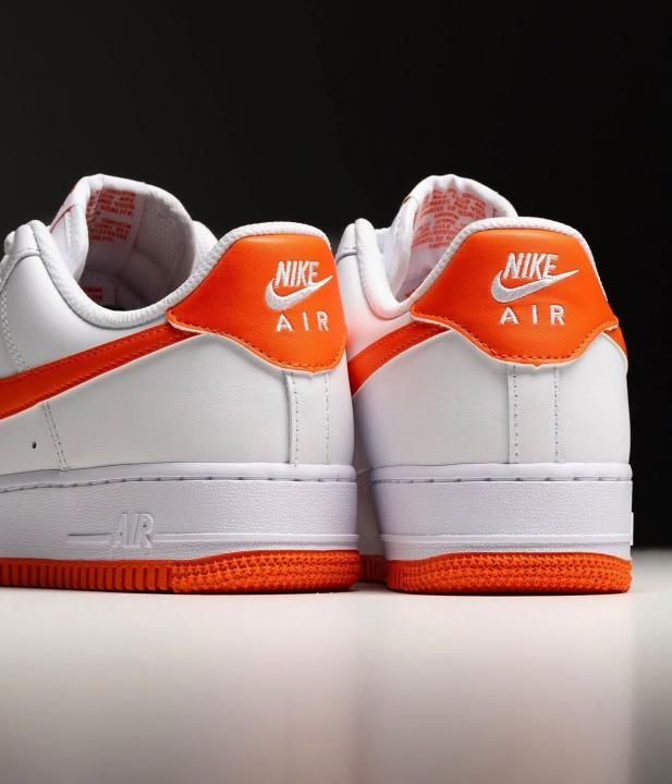 NIKKE AIRFORCE 1 LOW WHITE SAFTEY ORANGE