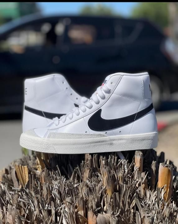 NIKKE BLAZER MID 77 VINTAGE