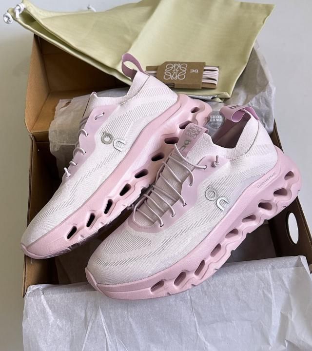 Loewe X On Cloudtilt Running Pink