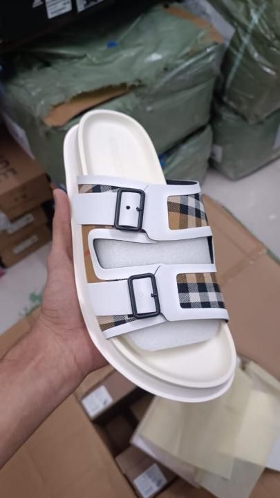 _Burberry_Checkered Double White Premium Slides