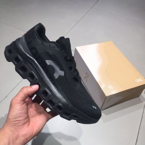ON RUNNING CLOUD MONSTER 2 BLACK
