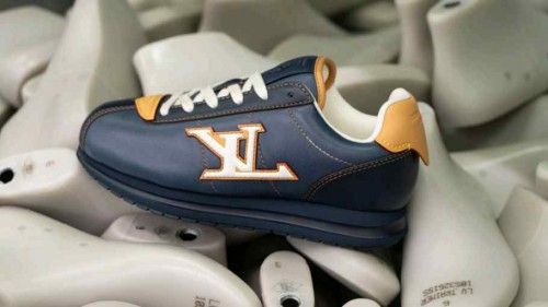 vuittton buttersoft snekars navy