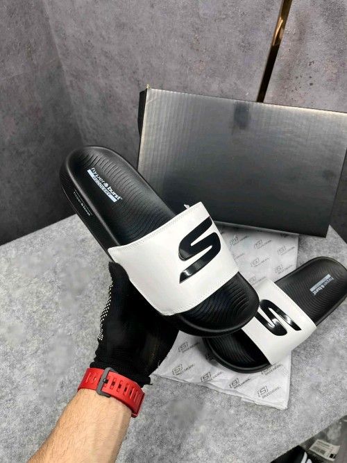 SKECHER.S HYPER BURST WHITE BLACK