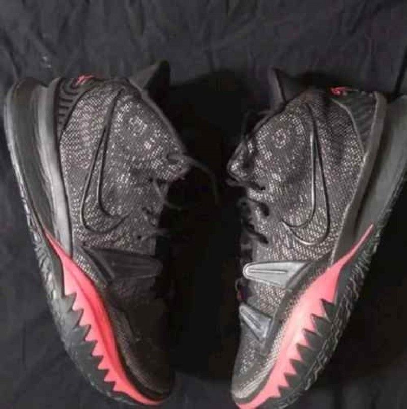 Nikkee Kyrie 7 Bred