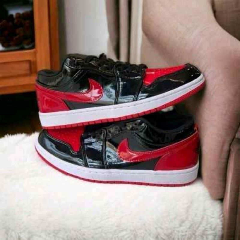 nikkee JORDAN RETRO 1 LOW PATENT BRED