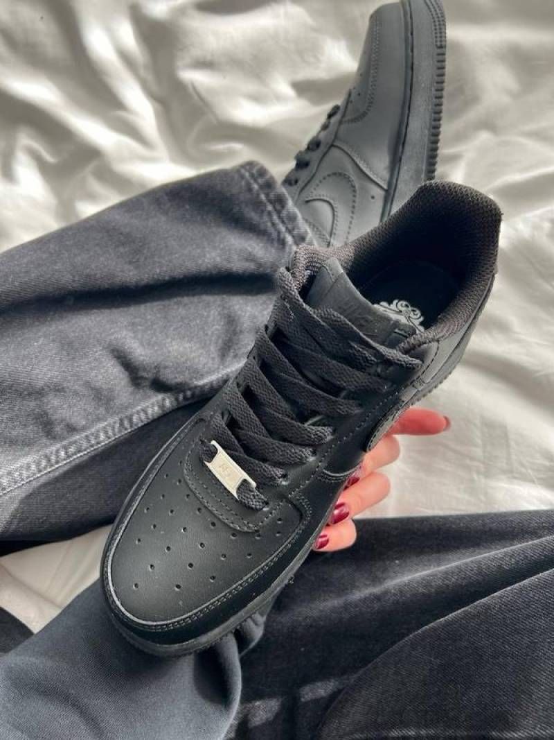 Nik Airforce 1 All Black Top semi Ua Quality With All Accessories