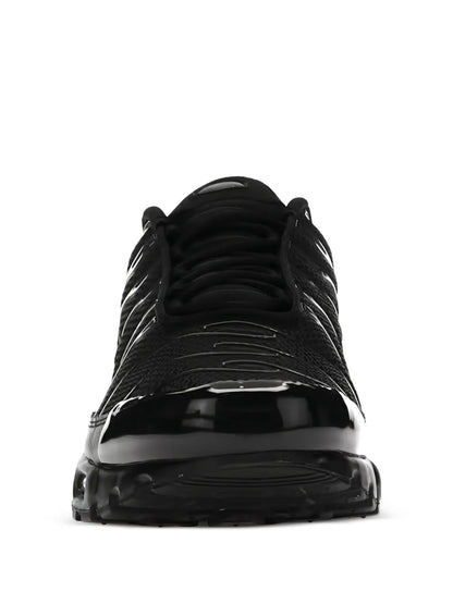 Nikee Airmax Plus Triple Black