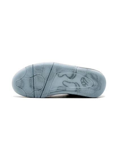 Air Jordan Retro 4 Kaws