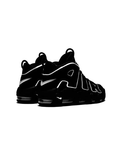 Nik e Air Up Tempo black and white