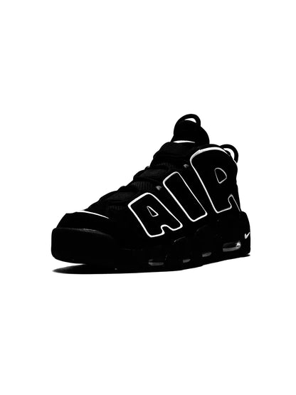 Nik e Air Up Tempo black and white