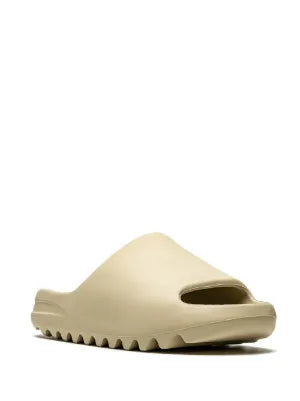 ADDIDAS YEEZY SLIDES PURE SEMI UA