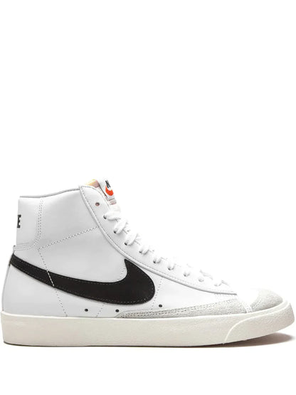 nikee blazer mid 77 vintage white black