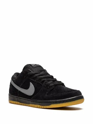 Nikee SB Dunk Low Fog Black Gum