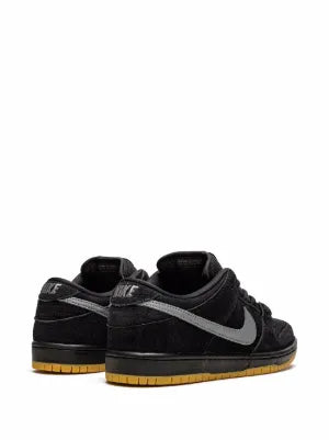 Nikee SB Dunk Low Fog Black Gum