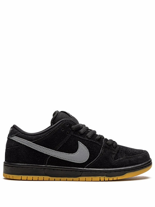 Nikee SB Dunk Low Fog Black Gum