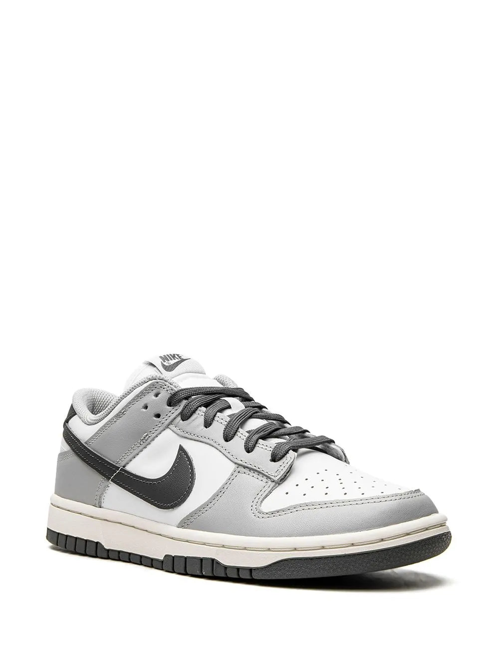 NIK.E SB DUNK LOW LIGHT CARBON