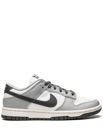 NIK.E SB DUNK LOW LIGHT CARBON