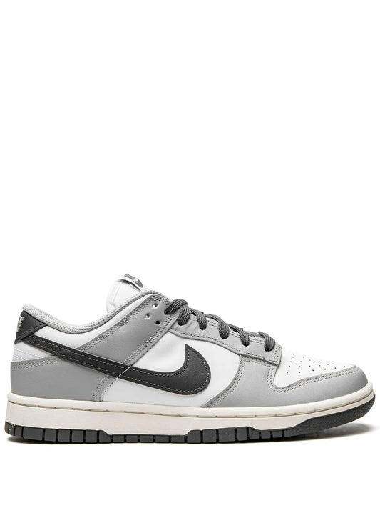 NIK.E SB DUNK LOW LIGHT CARBON