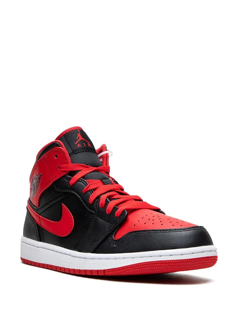 AIR JORDAN RETRO 1 HIGH BRED